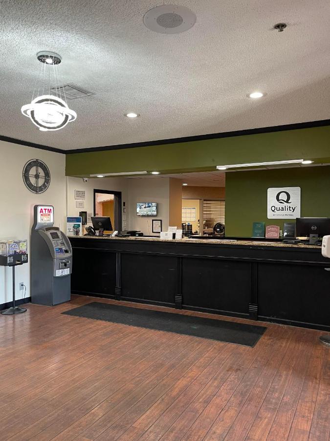 Quality Inn Frontier At Us Hwy 30 Clinton Exterior foto